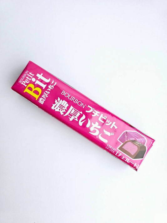 Bourbon Petit Bit Rich Strawberry Milk